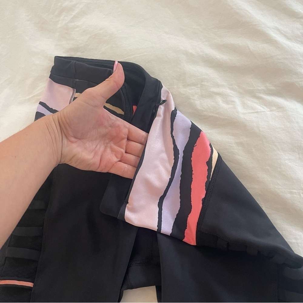 Lululemon Breezy Bleacher Stripe Iris Crop Legging - Picture 8 of 9